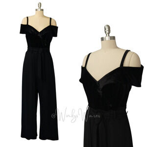 Vintage Y2K Black Velvet Jumpsuit Size 12 L Cold Shoulder Sweetheart Neckline